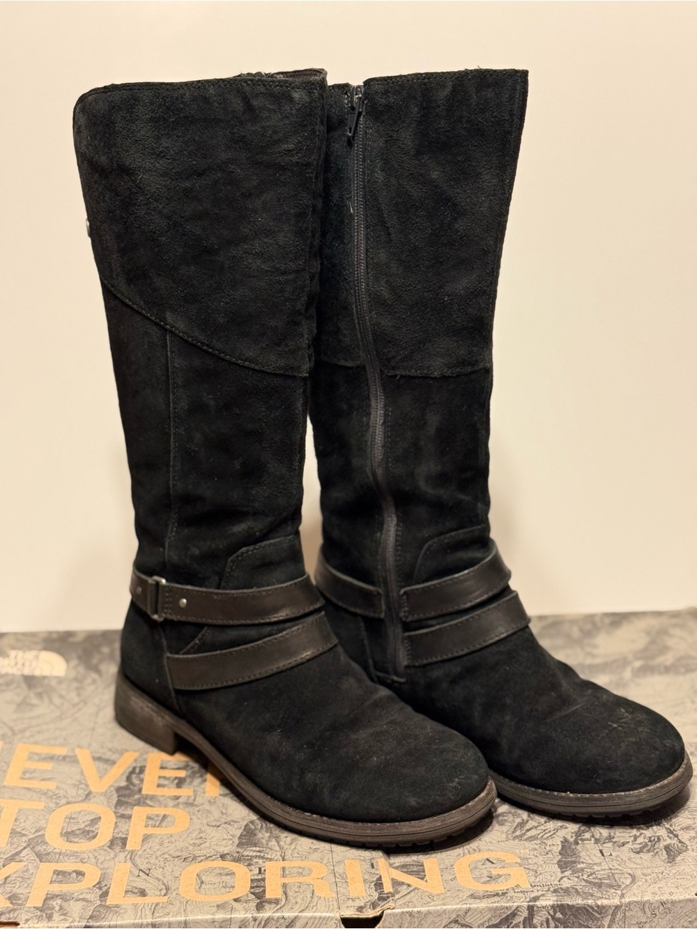 The North Face Bridgeton Black Suede Waterproof Riding Boots, EUC w/ box, size 9